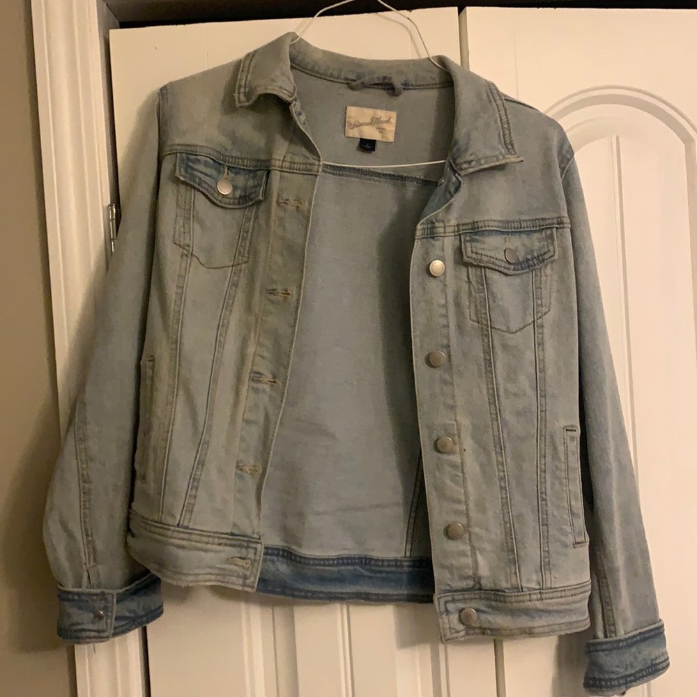 Light wash American thread jean jacket, size small